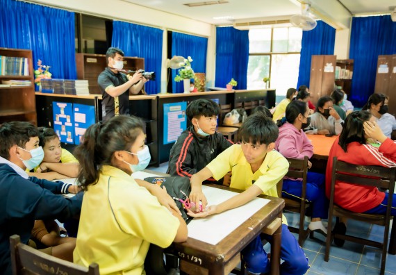 ภาพกิจกรรม  คณะวิทยาศาสตร์และเทคโนโลยี จัดค่ายวิทยาศาสตร์สัญจรโรงเรียนบ่อแก้ววิทยา 