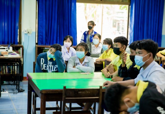 ภาพกิจกรรม  คณะวิทยาศาสตร์และเทคโนโลยี จัดค่ายวิทยาศาสตร์สัญจรโรงเรียนบ่อแก้ววิทยา 
