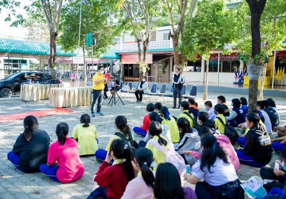 ภาพกิจกรรม  คณะวิทยาศาสตร์และเทคโนโลยี จัดค่ายวิทยาศาสตร์สัญจรโรงเรียนบ่อแก้ววิทยา 