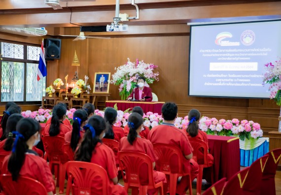 ภาพกิจกรรม  คณะวิทยาศาสตร์และเทคโนโลยี จัดค่ายวิทยาศาสตร์สัญจรโรงเรียนพรานกระต่ายพิทยาคม