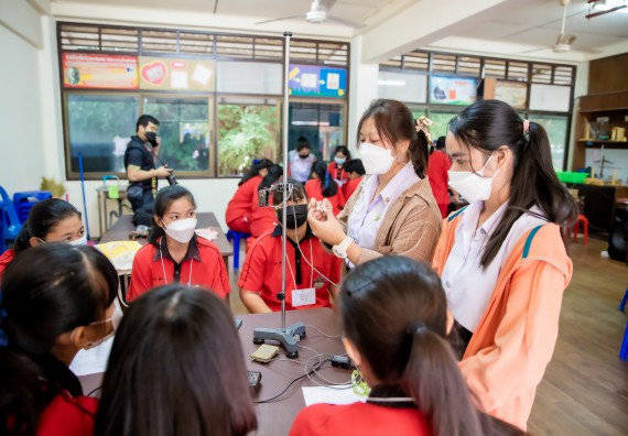 ภาพกิจกรรม  คณะวิทยาศาสตร์และเทคโนโลยี จัดค่ายวิทยาศาสตร์สัญจรโรงเรียนพรานกระต่ายพิทยาคม