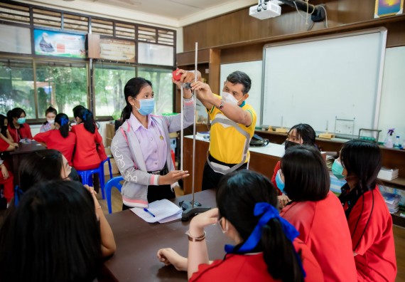 ภาพกิจกรรม  คณะวิทยาศาสตร์และเทคโนโลยี จัดค่ายวิทยาศาสตร์สัญจรโรงเรียนพรานกระต่ายพิทยาคม