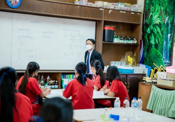 ภาพกิจกรรม  คณะวิทยาศาสตร์และเทคโนโลยี จัดค่ายวิทยาศาสตร์สัญจรโรงเรียนพรานกระต่ายพิทยาคม