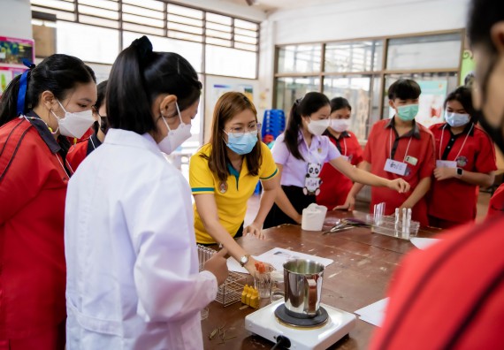 ภาพกิจกรรม  คณะวิทยาศาสตร์และเทคโนโลยี จัดค่ายวิทยาศาสตร์สัญจรโรงเรียนพรานกระต่ายพิทยาคม