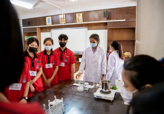 ภาพกิจกรรม  คณะวิทยาศาสตร์และเทคโนโลยี จัดค่ายวิทยาศาสตร์สัญจรโรงเรียนพรานกระต่ายพิทยาคม