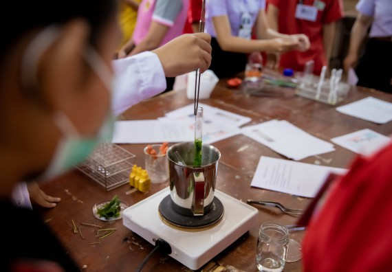 ภาพกิจกรรม  คณะวิทยาศาสตร์และเทคโนโลยี จัดค่ายวิทยาศาสตร์สัญจรโรงเรียนพรานกระต่ายพิทยาคม