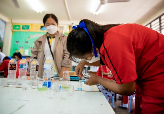 ภาพกิจกรรม  คณะวิทยาศาสตร์และเทคโนโลยี จัดค่ายวิทยาศาสตร์สัญจรโรงเรียนพรานกระต่ายพิทยาคม