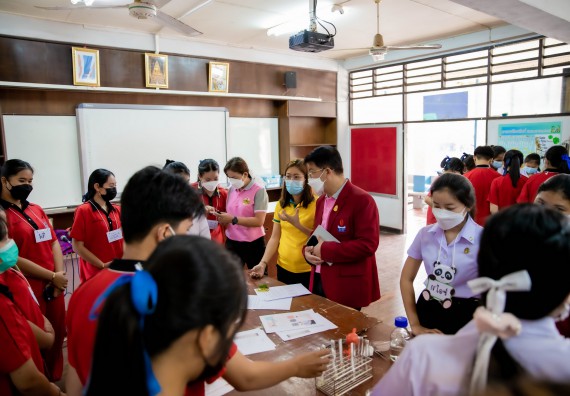 ภาพกิจกรรม  คณะวิทยาศาสตร์และเทคโนโลยี จัดค่ายวิทยาศาสตร์สัญจรโรงเรียนพรานกระต่ายพิทยาคม