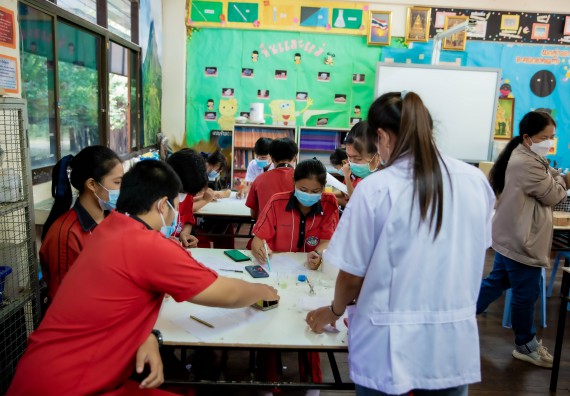 ภาพกิจกรรม  คณะวิทยาศาสตร์และเทคโนโลยี จัดค่ายวิทยาศาสตร์สัญจรโรงเรียนพรานกระต่ายพิทยาคม