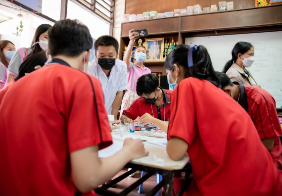 ภาพกิจกรรม  คณะวิทยาศาสตร์และเทคโนโลยี จัดค่ายวิทยาศาสตร์สัญจรโรงเรียนพรานกระต่ายพิทยาคม