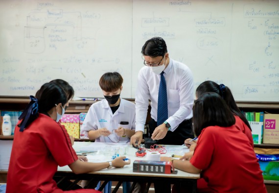 ภาพกิจกรรม  คณะวิทยาศาสตร์และเทคโนโลยี จัดค่ายวิทยาศาสตร์สัญจรโรงเรียนพรานกระต่ายพิทยาคม