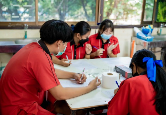 ภาพกิจกรรม  คณะวิทยาศาสตร์และเทคโนโลยี จัดค่ายวิทยาศาสตร์สัญจรโรงเรียนพรานกระต่ายพิทยาคม