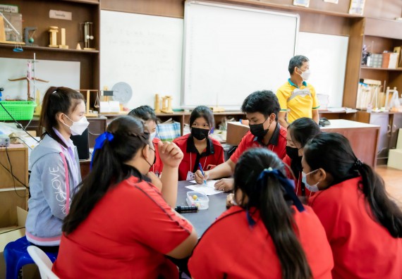 ภาพกิจกรรม  คณะวิทยาศาสตร์และเทคโนโลยี จัดค่ายวิทยาศาสตร์สัญจรโรงเรียนพรานกระต่ายพิทยาคม