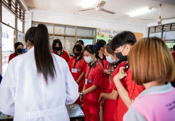 ภาพกิจกรรม  คณะวิทยาศาสตร์และเทคโนโลยี จัดค่ายวิทยาศาสตร์สัญจรโรงเรียนพรานกระต่ายพิทยาคม