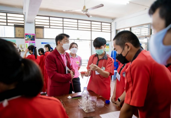 ภาพกิจกรรม  คณะวิทยาศาสตร์และเทคโนโลยี จัดค่ายวิทยาศาสตร์สัญจรโรงเรียนพรานกระต่ายพิทยาคม