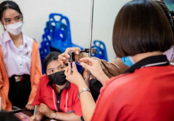 ภาพกิจกรรม  คณะวิทยาศาสตร์และเทคโนโลยี จัดค่ายวิทยาศาสตร์สัญจรโรงเรียนพรานกระต่ายพิทยาคม