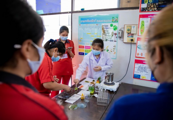 ภาพกิจกรรม  คณะวิทยาศาสตร์และเทคโนโลยี จัดค่ายวิทยาศาสตร์สัญจรโรงเรียนพรานกระต่ายพิทยาคม