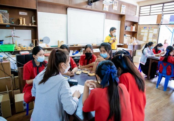 ภาพกิจกรรม  คณะวิทยาศาสตร์และเทคโนโลยี จัดค่ายวิทยาศาสตร์สัญจรโรงเรียนพรานกระต่ายพิทยาคม