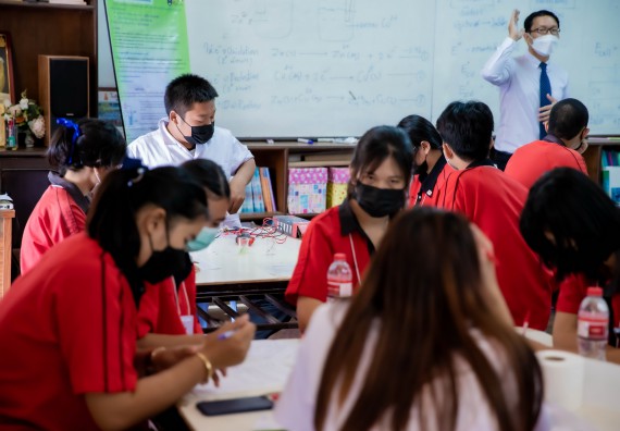 ภาพกิจกรรม  คณะวิทยาศาสตร์และเทคโนโลยี จัดค่ายวิทยาศาสตร์สัญจรโรงเรียนพรานกระต่ายพิทยาคม