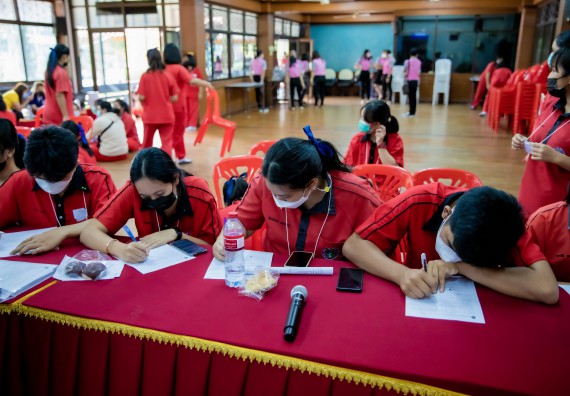 ภาพกิจกรรม  คณะวิทยาศาสตร์และเทคโนโลยี จัดค่ายวิทยาศาสตร์สัญจรโรงเรียนพรานกระต่ายพิทยาคม