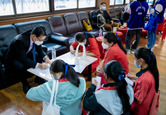 ภาพกิจกรรม  คณะวิทยาศาสตร์และเทคโนโลยี จัดค่ายวิทยาศาสตร์สัญจรโรงเรียนพรานกระต่ายพิทยาคม