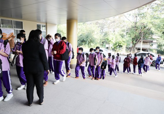 คณะวิทยาศาสตร์และเทคโนโลยี จัดกิจกรรมค่ายบูรณาการส่งเสริมนักเรียนห้องเรียนพิเศษ (E-SMART) โรงเรียนคลองขลุงราษฎร์รังสรรค์