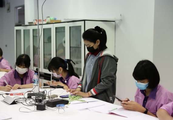 คณะวิทยาศาสตร์และเทคโนโลยี จัดกิจกรรมค่ายบูรณาการส่งเสริมนักเรียนห้องเรียนพิเศษ (E-SMART) โรงเรียนคลองขลุงราษฎร์รังสรรค์