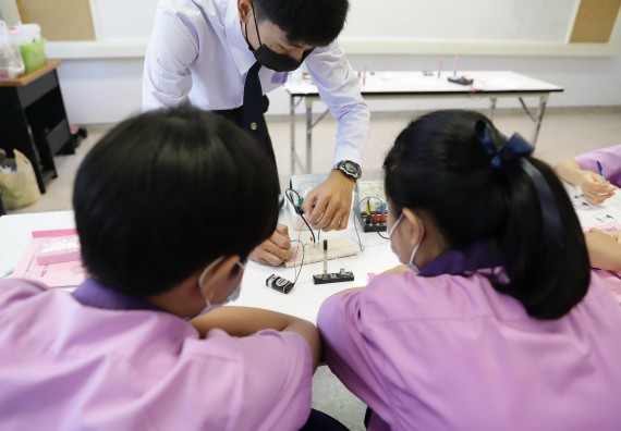 คณะวิทยาศาสตร์และเทคโนโลยี จัดกิจกรรมค่ายบูรณาการส่งเสริมนักเรียนห้องเรียนพิเศษ (E-SMART) โรงเรียนคลองขลุงราษฎร์รังสรรค์