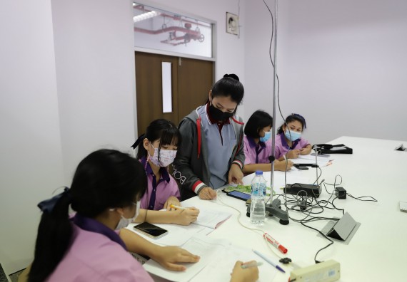 คณะวิทยาศาสตร์และเทคโนโลยี จัดกิจกรรมค่ายบูรณาการส่งเสริมนักเรียนห้องเรียนพิเศษ (E-SMART) โรงเรียนคลองขลุงราษฎร์รังสรรค์