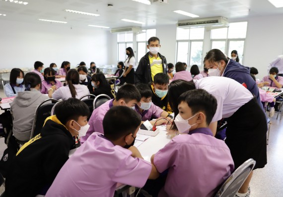 คณะวิทยาศาสตร์และเทคโนโลยี จัดกิจกรรมค่ายบูรณาการส่งเสริมนักเรียนห้องเรียนพิเศษ (E-SMART) โรงเรียนคลองขลุงราษฎร์รังสรรค์