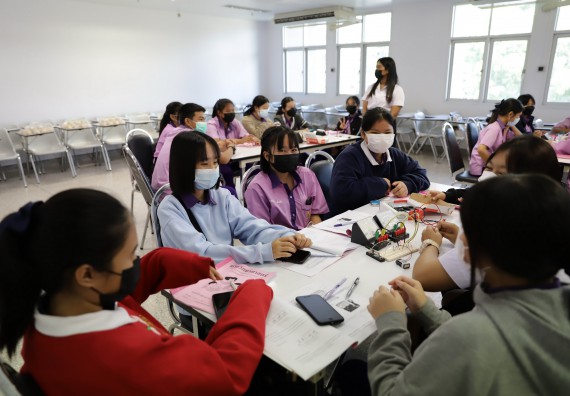 คณะวิทยาศาสตร์และเทคโนโลยี จัดกิจกรรมค่ายบูรณาการส่งเสริมนักเรียนห้องเรียนพิเศษ (E-SMART) โรงเรียนคลองขลุงราษฎร์รังสรรค์