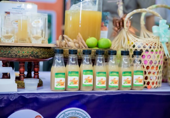 ภาพกิจกรรม  คณบดีคณะวิทยาศาสตร์และเทคโนโลยี พร้อมด้วยรองคณบดีคณะวิทยาศาสตร์และเทคโนโลยี เข้าร่วมชมนิทรรศการแสดงผลงานภายใต้โครงการมหาวิทยาลัยสู่ตำบล สร้างรากแก้วให้ประเทศ หรือ โครงการ U2T ของมหาวิทยาลัยราชภัฏกำแพงเพชร