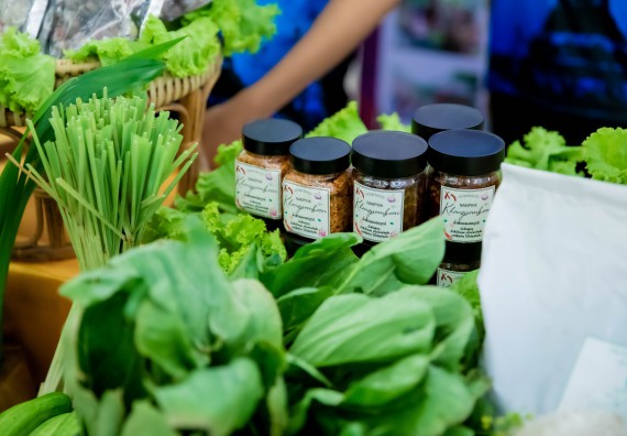 ภาพกิจกรรม  คณบดีคณะวิทยาศาสตร์และเทคโนโลยี พร้อมด้วยรองคณบดีคณะวิทยาศาสตร์และเทคโนโลยี เข้าร่วมชมนิทรรศการแสดงผลงานภายใต้โครงการมหาวิทยาลัยสู่ตำบล สร้างรากแก้วให้ประเทศ หรือ โครงการ U2T ของมหาวิทยาลัยราชภัฏกำแพงเพชร