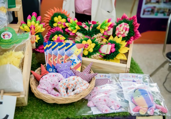 ภาพกิจกรรม  คณบดีคณะวิทยาศาสตร์และเทคโนโลยี พร้อมด้วยรองคณบดีคณะวิทยาศาสตร์และเทคโนโลยี เข้าร่วมชมนิทรรศการแสดงผลงานภายใต้โครงการมหาวิทยาลัยสู่ตำบล สร้างรากแก้วให้ประเทศ หรือ โครงการ U2T ของมหาวิทยาลัยราชภัฏกำแพงเพชร