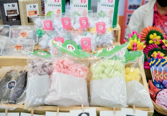 ภาพกิจกรรม  คณบดีคณะวิทยาศาสตร์และเทคโนโลยี พร้อมด้วยรองคณบดีคณะวิทยาศาสตร์และเทคโนโลยี เข้าร่วมชมนิทรรศการแสดงผลงานภายใต้โครงการมหาวิทยาลัยสู่ตำบล สร้างรากแก้วให้ประเทศ หรือ โครงการ U2T ของมหาวิทยาลัยราชภัฏกำแพงเพชร