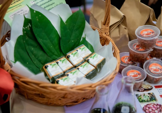 ภาพกิจกรรม  คณบดีคณะวิทยาศาสตร์และเทคโนโลยี พร้อมด้วยรองคณบดีคณะวิทยาศาสตร์และเทคโนโลยี เข้าร่วมชมนิทรรศการแสดงผลงานภายใต้โครงการมหาวิทยาลัยสู่ตำบล สร้างรากแก้วให้ประเทศ หรือ โครงการ U2T ของมหาวิทยาลัยราชภัฏกำแพงเพชร