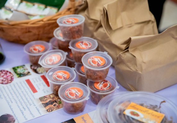 ภาพกิจกรรม  คณบดีคณะวิทยาศาสตร์และเทคโนโลยี พร้อมด้วยรองคณบดีคณะวิทยาศาสตร์และเทคโนโลยี เข้าร่วมชมนิทรรศการแสดงผลงานภายใต้โครงการมหาวิทยาลัยสู่ตำบล สร้างรากแก้วให้ประเทศ หรือ โครงการ U2T ของมหาวิทยาลัยราชภัฏกำแพงเพชร