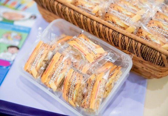 ภาพกิจกรรม  คณบดีคณะวิทยาศาสตร์และเทคโนโลยี พร้อมด้วยรองคณบดีคณะวิทยาศาสตร์และเทคโนโลยี เข้าร่วมชมนิทรรศการแสดงผลงานภายใต้โครงการมหาวิทยาลัยสู่ตำบล สร้างรากแก้วให้ประเทศ หรือ โครงการ U2T ของมหาวิทยาลัยราชภัฏกำแพงเพชร