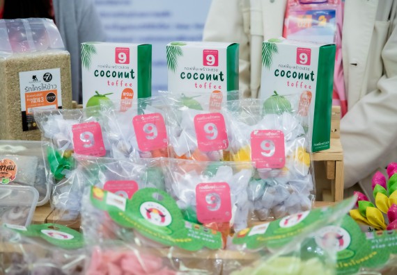 ภาพกิจกรรม  คณบดีคณะวิทยาศาสตร์และเทคโนโลยี พร้อมด้วยรองคณบดีคณะวิทยาศาสตร์และเทคโนโลยี เข้าร่วมชมนิทรรศการแสดงผลงานภายใต้โครงการมหาวิทยาลัยสู่ตำบล สร้างรากแก้วให้ประเทศ หรือ โครงการ U2T ของมหาวิทยาลัยราชภัฏกำแพงเพชร