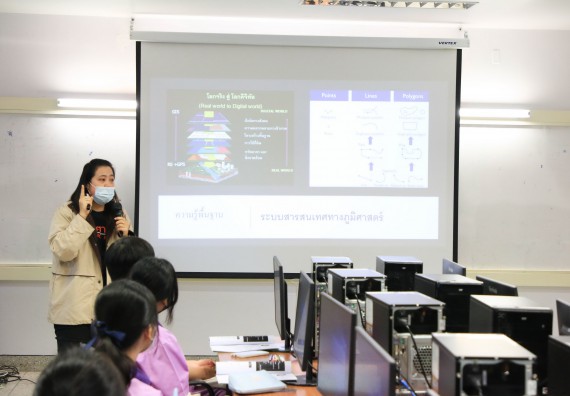 ภาพกิจกรรม  คณะวิทยาศาสตร์และเทคโนโลยี จัดกิจกรรมค่ายบูรณาการส่งเสริมนักเรียนห้องเรียนพิเศษ (E-SMART) โรงเรียนคลองขลุงราษฎร์รังสรรค์ ระดับชั้นมัธยมศึกษาปีที่ 4-6