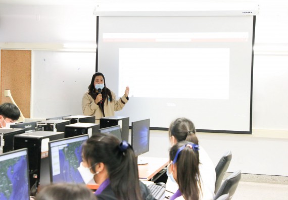 ภาพกิจกรรม  คณะวิทยาศาสตร์และเทคโนโลยี จัดกิจกรรมค่ายบูรณาการส่งเสริมนักเรียนห้องเรียนพิเศษ (E-SMART) โรงเรียนคลองขลุงราษฎร์รังสรรค์ ระดับชั้นมัธยมศึกษาปีที่ 4-6