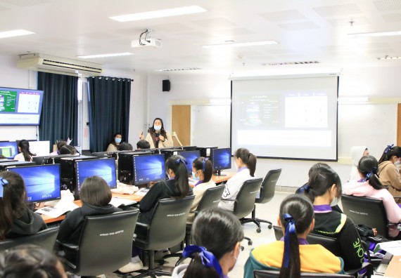 ภาพกิจกรรม  คณะวิทยาศาสตร์และเทคโนโลยี จัดกิจกรรมค่ายบูรณาการส่งเสริมนักเรียนห้องเรียนพิเศษ (E-SMART) โรงเรียนคลองขลุงราษฎร์รังสรรค์ ระดับชั้นมัธยมศึกษาปีที่ 4-6