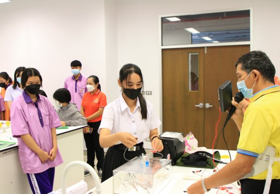 ภาพกิจกรรม  คณะวิทยาศาสตร์และเทคโนโลยี จัดกิจกรรมค่ายบูรณาการส่งเสริมนักเรียนห้องเรียนพิเศษ (E-SMART) โรงเรียนคลองขลุงราษฎร์รังสรรค์ ระดับชั้นมัธยมศึกษาปีที่ 4-6