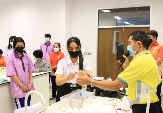 ภาพกิจกรรม  คณะวิทยาศาสตร์และเทคโนโลยี จัดกิจกรรมค่ายบูรณาการส่งเสริมนักเรียนห้องเรียนพิเศษ (E-SMART) โรงเรียนคลองขลุงราษฎร์รังสรรค์ ระดับชั้นมัธยมศึกษาปีที่ 4-6