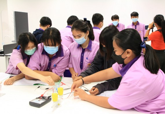 ภาพกิจกรรม  คณะวิทยาศาสตร์และเทคโนโลยี จัดกิจกรรมค่ายบูรณาการส่งเสริมนักเรียนห้องเรียนพิเศษ (E-SMART) โรงเรียนคลองขลุงราษฎร์รังสรรค์ ระดับชั้นมัธยมศึกษาปีที่ 4-6