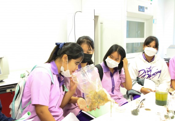 ภาพกิจกรรม  คณะวิทยาศาสตร์และเทคโนโลยี จัดกิจกรรมค่ายบูรณาการส่งเสริมนักเรียนห้องเรียนพิเศษ (E-SMART) โรงเรียนคลองขลุงราษฎร์รังสรรค์ ระดับชั้นมัธยมศึกษาปีที่ 4-6