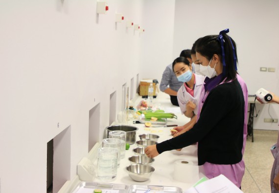 ภาพกิจกรรม  คณะวิทยาศาสตร์และเทคโนโลยี จัดกิจกรรมค่ายบูรณาการส่งเสริมนักเรียนห้องเรียนพิเศษ (E-SMART) โรงเรียนคลองขลุงราษฎร์รังสรรค์ ระดับชั้นมัธยมศึกษาปีที่ 4-6