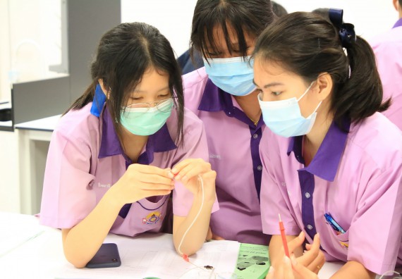 ภาพกิจกรรม  คณะวิทยาศาสตร์และเทคโนโลยี จัดกิจกรรมค่ายบูรณาการส่งเสริมนักเรียนห้องเรียนพิเศษ (E-SMART) โรงเรียนคลองขลุงราษฎร์รังสรรค์ ระดับชั้นมัธยมศึกษาปีที่ 4-6