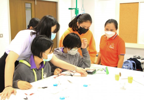 ภาพกิจกรรม  คณะวิทยาศาสตร์และเทคโนโลยี จัดกิจกรรมค่ายบูรณาการส่งเสริมนักเรียนห้องเรียนพิเศษ (E-SMART) โรงเรียนคลองขลุงราษฎร์รังสรรค์ ระดับชั้นมัธยมศึกษาปีที่ 4-6