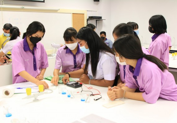 ภาพกิจกรรม  คณะวิทยาศาสตร์และเทคโนโลยี จัดกิจกรรมค่ายบูรณาการส่งเสริมนักเรียนห้องเรียนพิเศษ (E-SMART) โรงเรียนคลองขลุงราษฎร์รังสรรค์ ระดับชั้นมัธยมศึกษาปีที่ 4-6